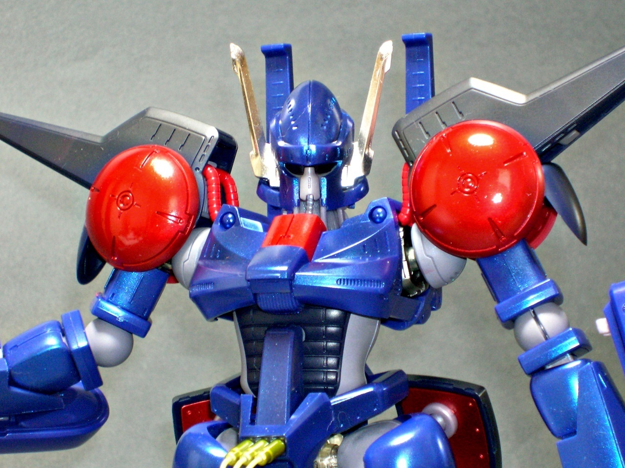 模型： ヘビーメタル バッシュ・HI-METAL R (バンダイ 1/100