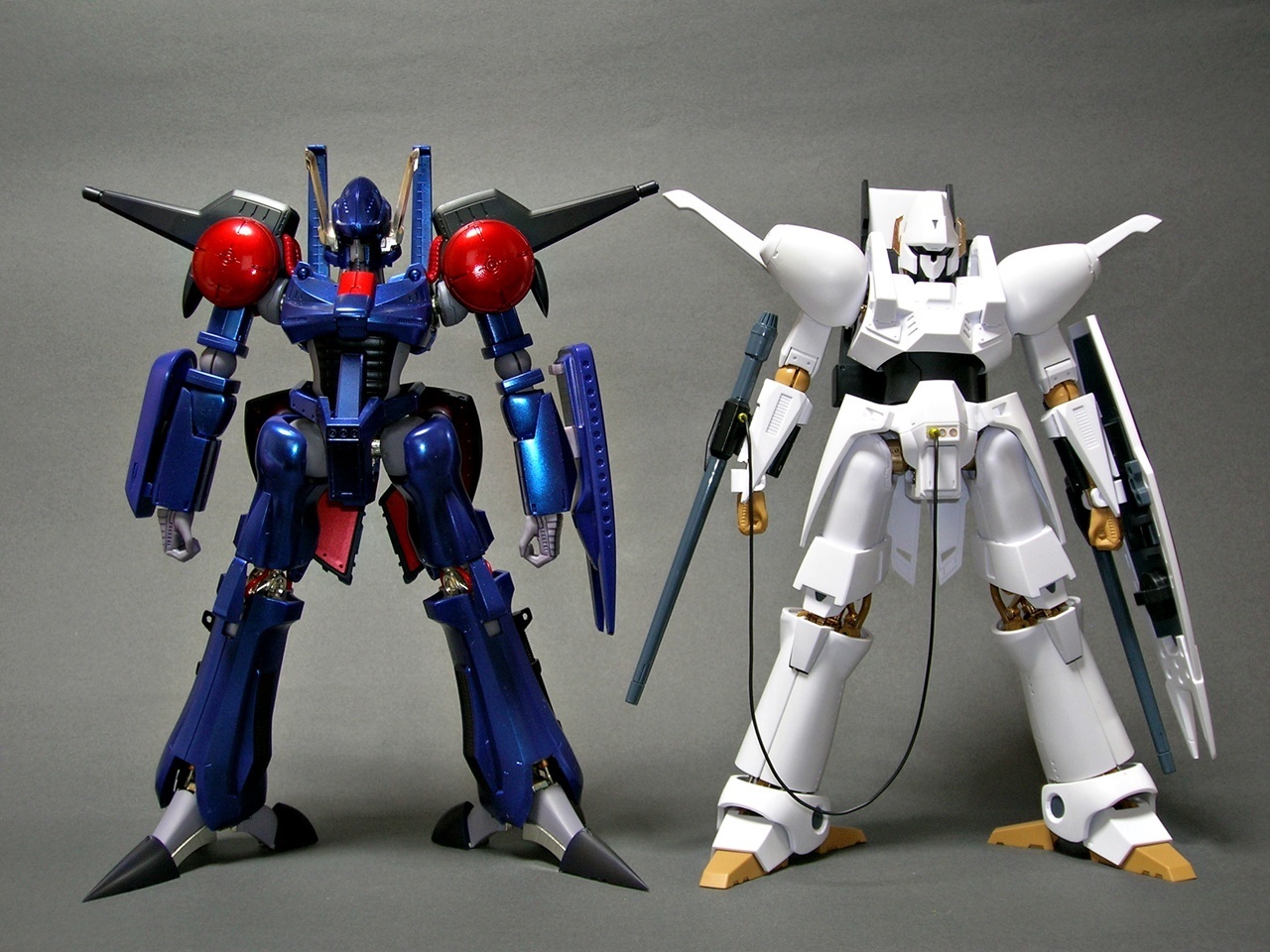 模型： ヘビーメタル バッシュ・HI-METAL R (バンダイ 1/100